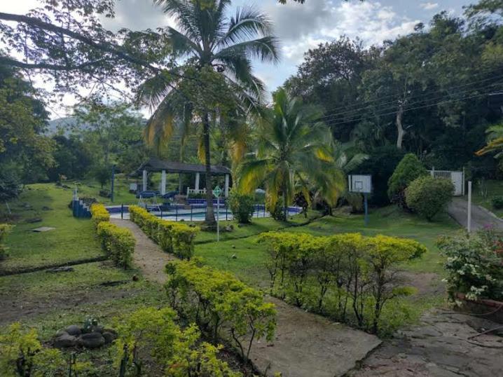 Hotel Campestre El Salitre Villeta Exterior photo