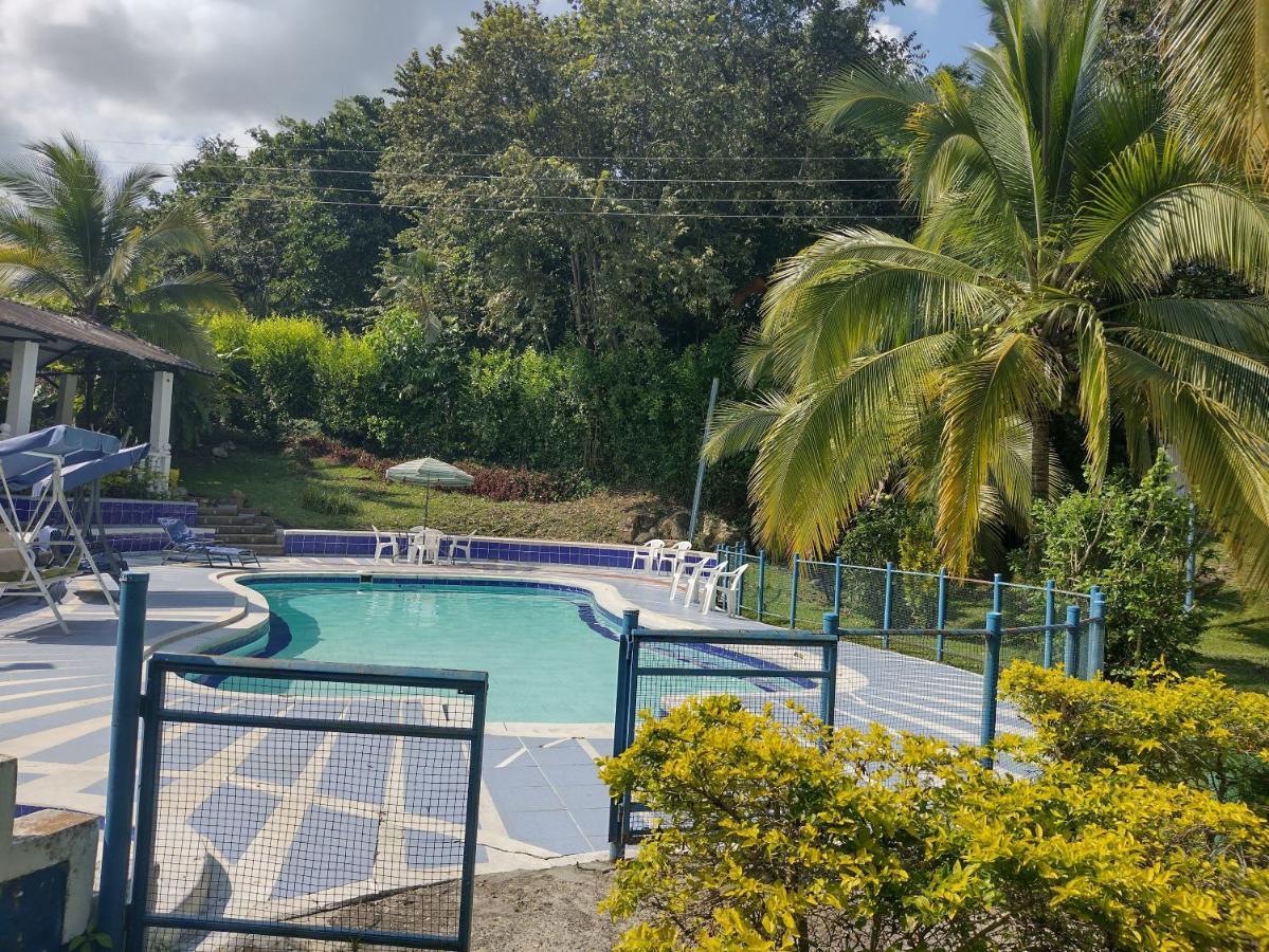 Hotel Campestre El Salitre Villeta Exterior photo