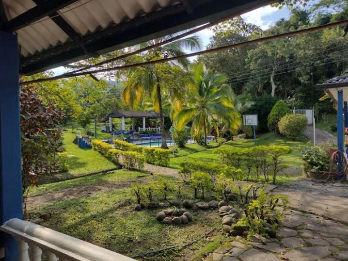 Hotel Campestre El Salitre Villeta Exterior photo